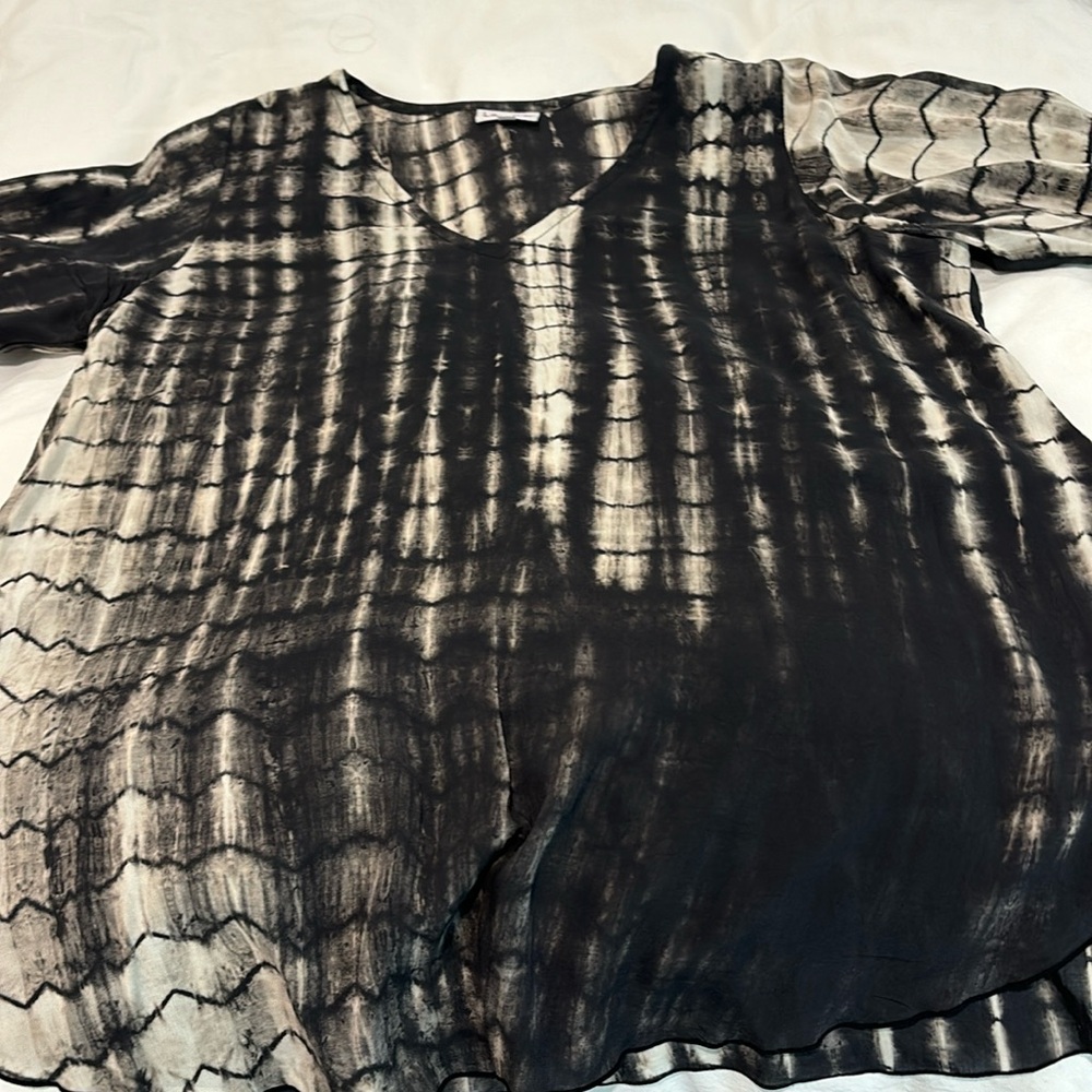 Blouse, maker is “lost river”